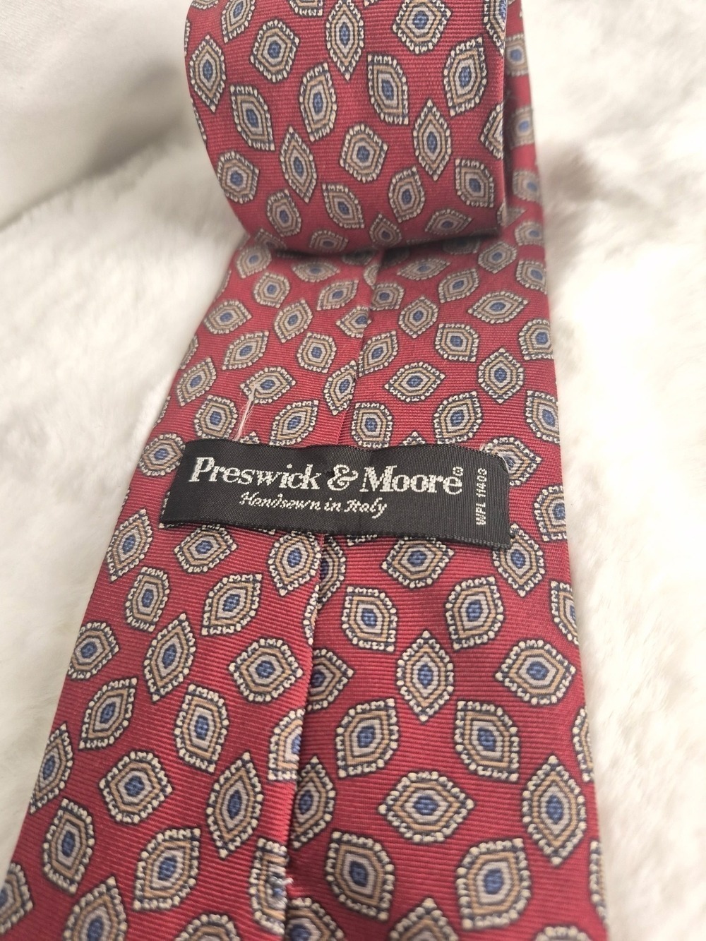 Preswick & Moore Men's Red Patterned Silk Tie
